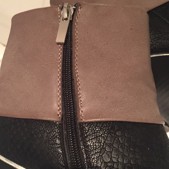 Stylish zip up Ankle boots size 8 - Picture 4 of 4